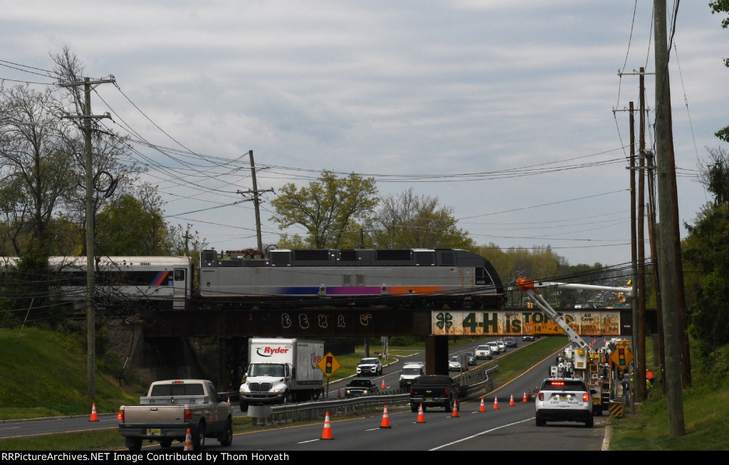 NJT 4538 heads back to Raritan as it crosses the Route 202 Bridge